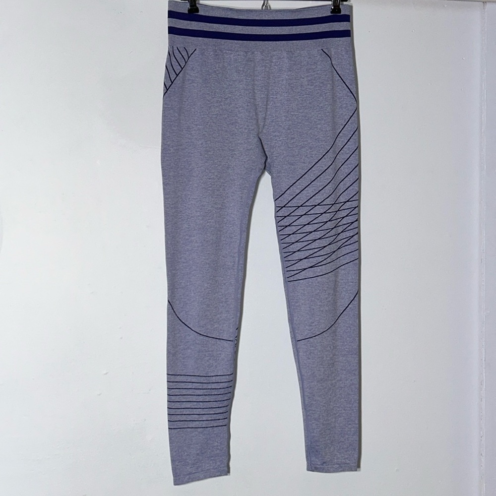 FABLETICS Ananda Seamless Tights in Light Heathered Purple EUC